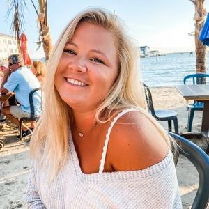 Meet your Posher, Kelli